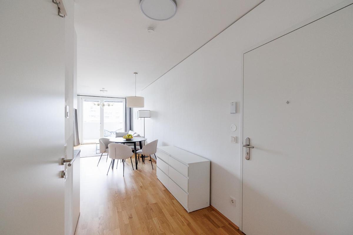 Lovely Apartment In Marina Tower - 10Min To City Center Wiedeń Zewnętrze zdjęcie