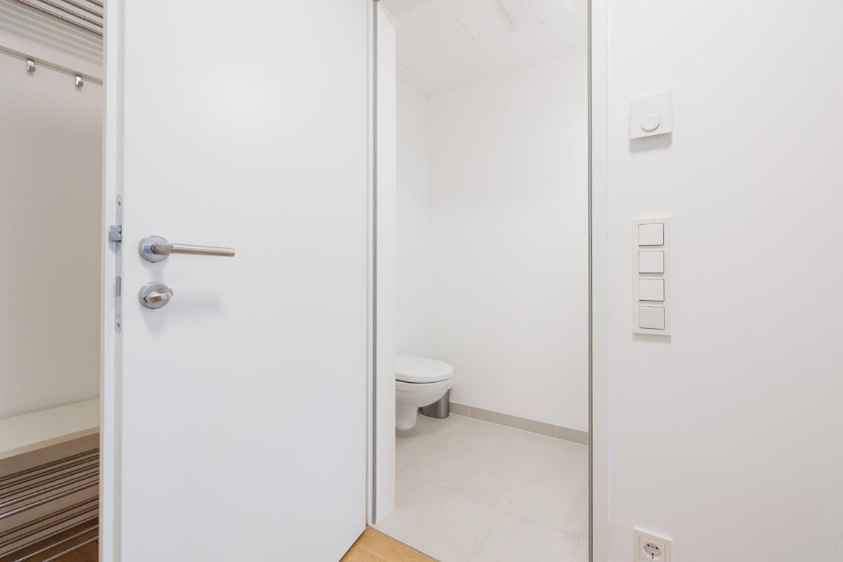 Lovely Apartment In Marina Tower - 10Min To City Center Wiedeń Zewnętrze zdjęcie
