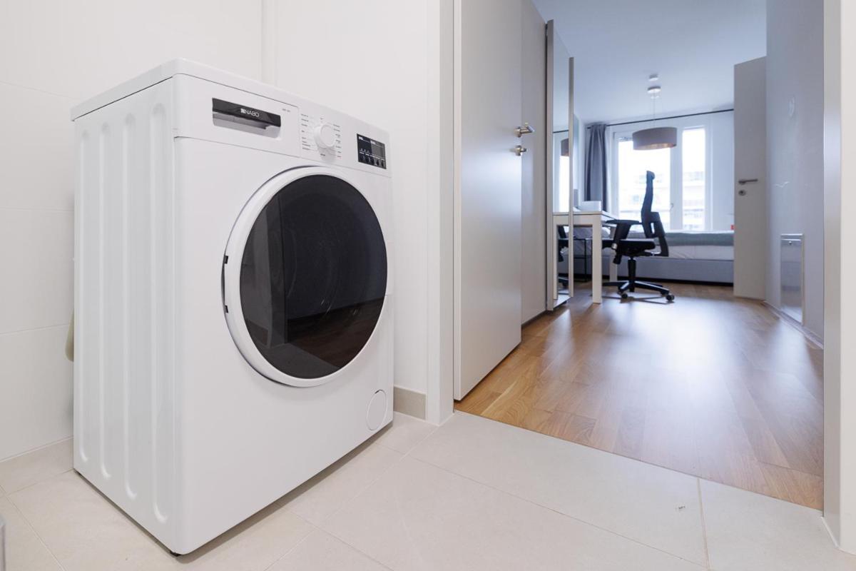 Lovely Apartment In Marina Tower - 10Min To City Center Wiedeń Zewnętrze zdjęcie