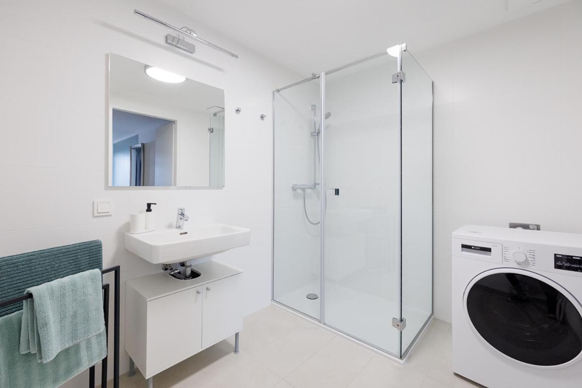 Lovely Apartment In Marina Tower - 10Min To City Center Wiedeń Zewnętrze zdjęcie