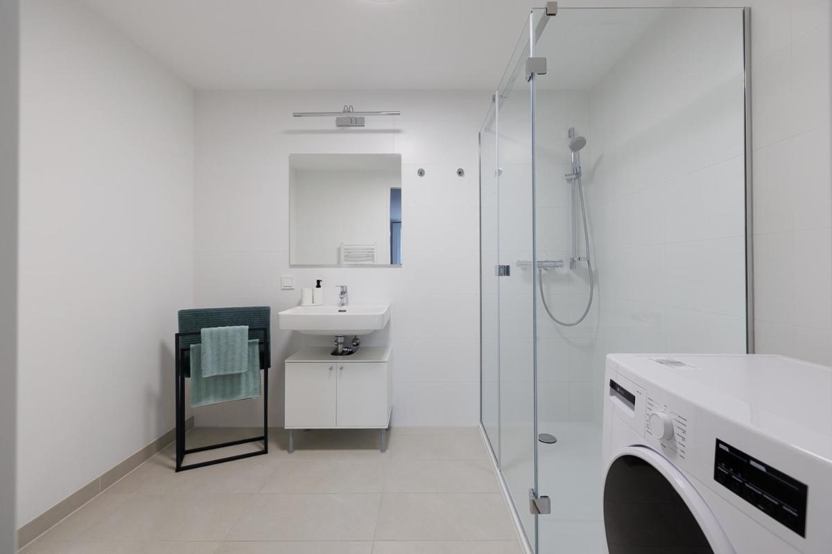 Lovely Apartment In Marina Tower - 10Min To City Center Wiedeń Zewnętrze zdjęcie