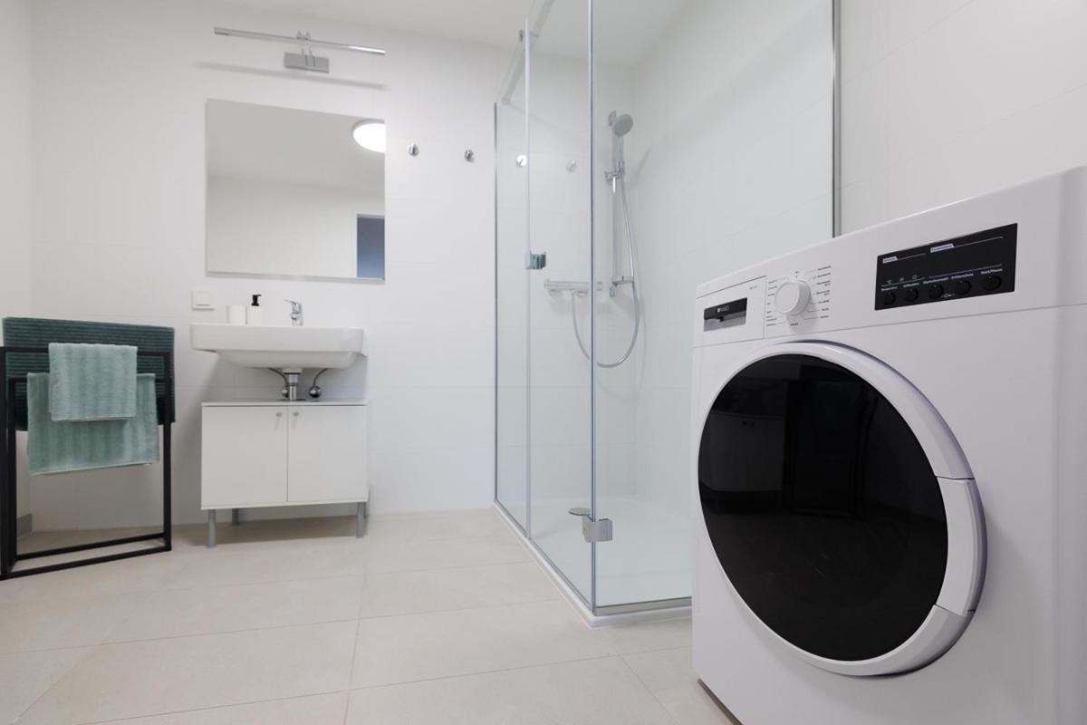 Lovely Apartment In Marina Tower - 10Min To City Center Wiedeń Zewnętrze zdjęcie